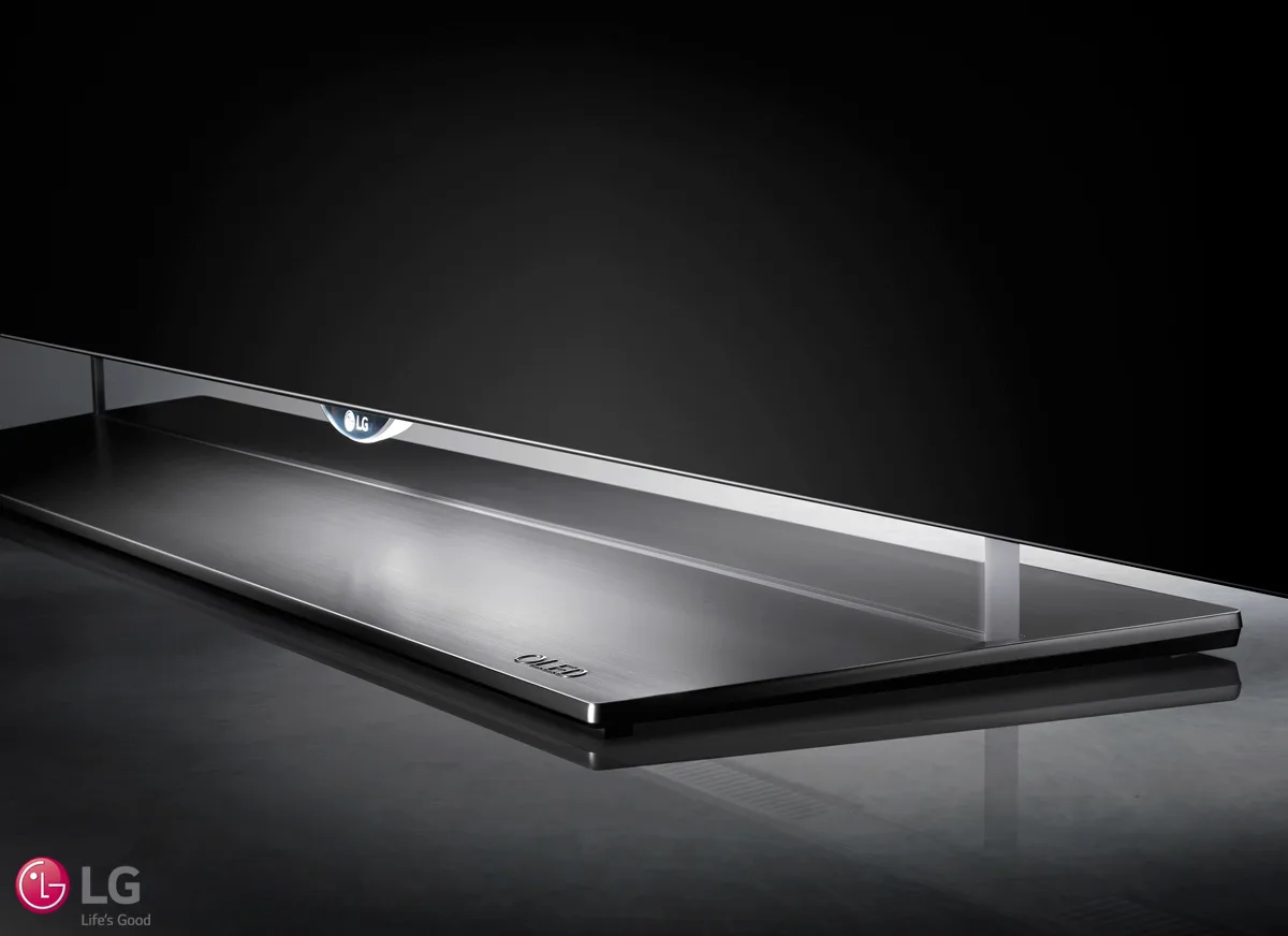 LG 55EF9500 OLED 4K Smart TV - Closeup