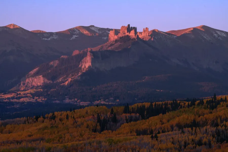 colorado-fall-colors-castles-alpenglow-aspens-crested-butte