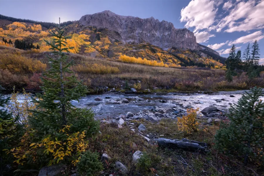 east-river-gothic-mountain-fall-aspens-crested-butte-colorado