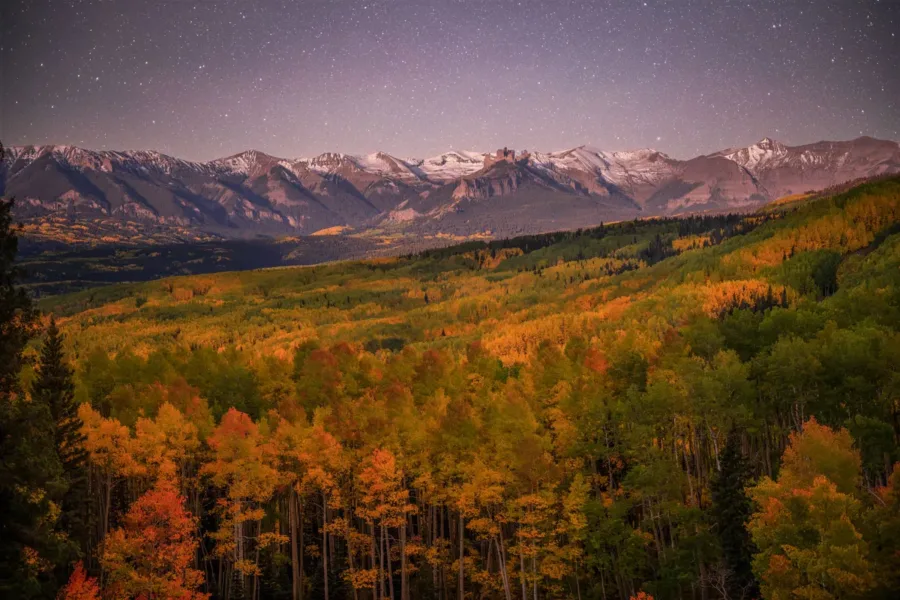 moonlit-fall-aspens-castles-starry-sky-colorado-workshop