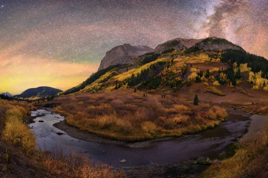 milky-way-east-river-fall-foliage-crested-butte-colorado